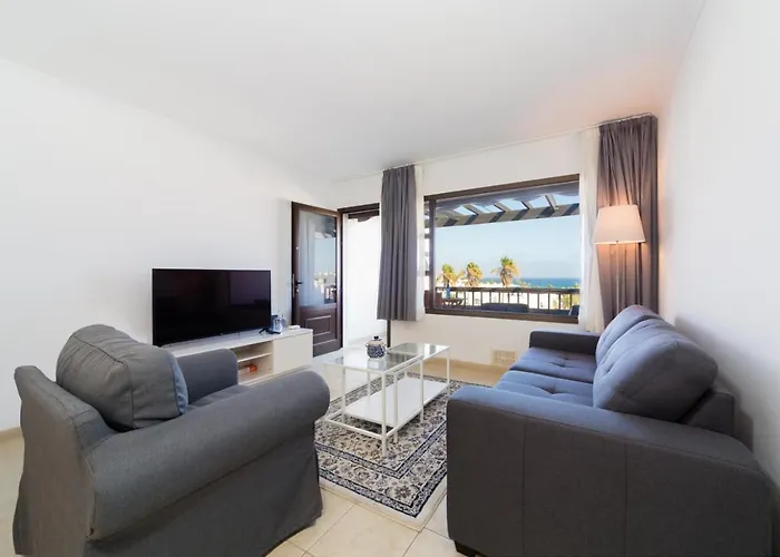 Bastian Beach. Casa Cheah. Sea View コスタ・テギセ