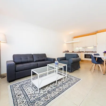 Apartamento Bastian Beach. Casa Cheah. Sea View